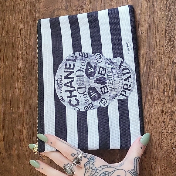 Small Clutch - Picture 2 of 2